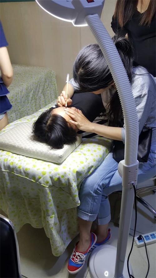 專業(yè)難怎么辦？唐山美容學(xué)校名師指導(dǎo)助你成功！