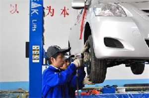 開封汽修學校有汽車整形技術專業(yè)嗎？就業(yè)前景好不好？