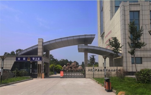 哪所學(xué)校開設(shè)有航空服務(wù)專業(yè)？